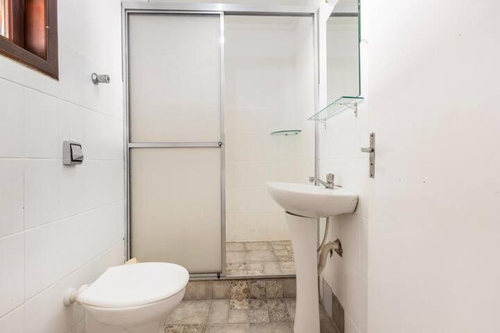 Casa Com 6 Suites, Piscina E Estacionamento *