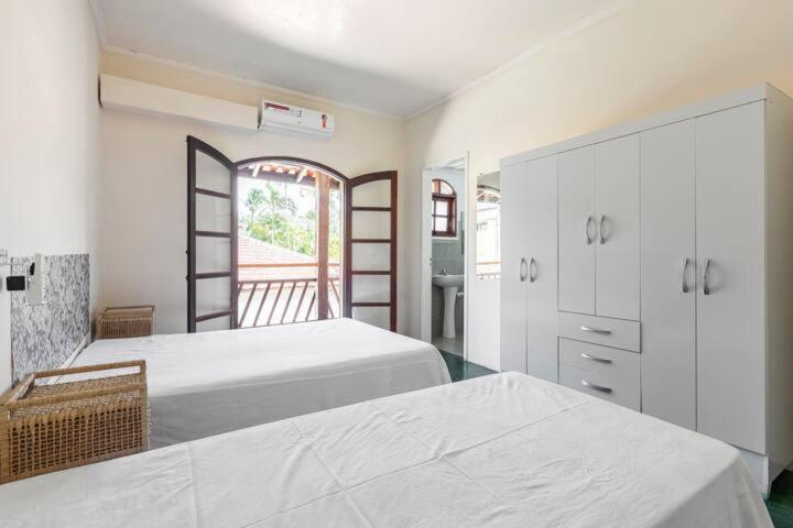Casa Com 6 Suites, Piscina E Estacionamento Holiday home